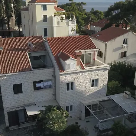 Appartement Elly's Nika *